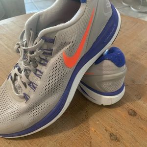 Nike in good used size 13 tennis shoes